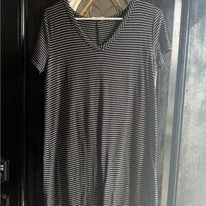 Olivia Rae Black and White Midi T-Shirt Dress